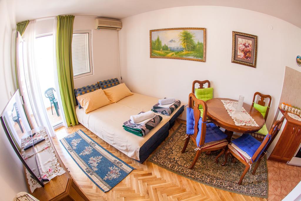 City Apartments Gosposhtina บุดวา ภายนอก รูปภาพ