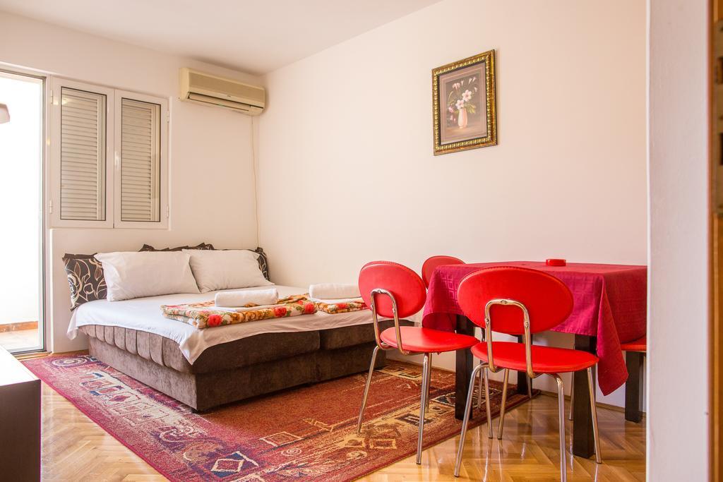 City Apartments Gosposhtina บุดวา ภายนอก รูปภาพ