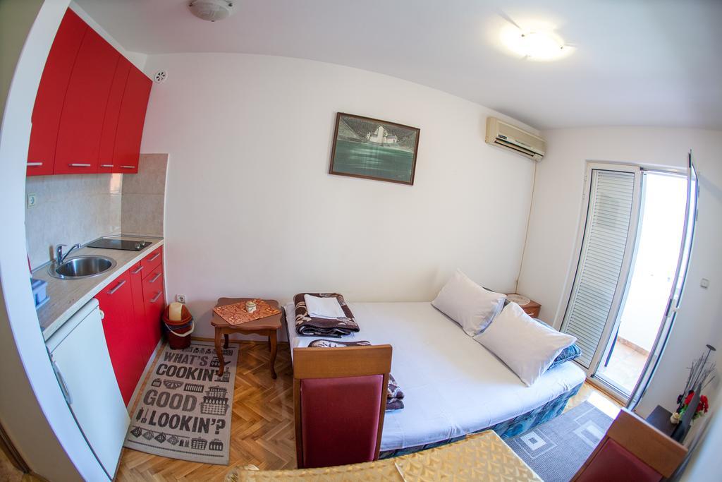 City Apartments Gosposhtina บุดวา ภายนอก รูปภาพ