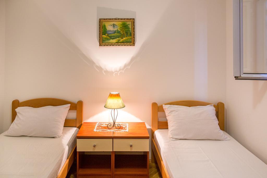 City Apartments Gosposhtina บุดวา ภายนอก รูปภาพ