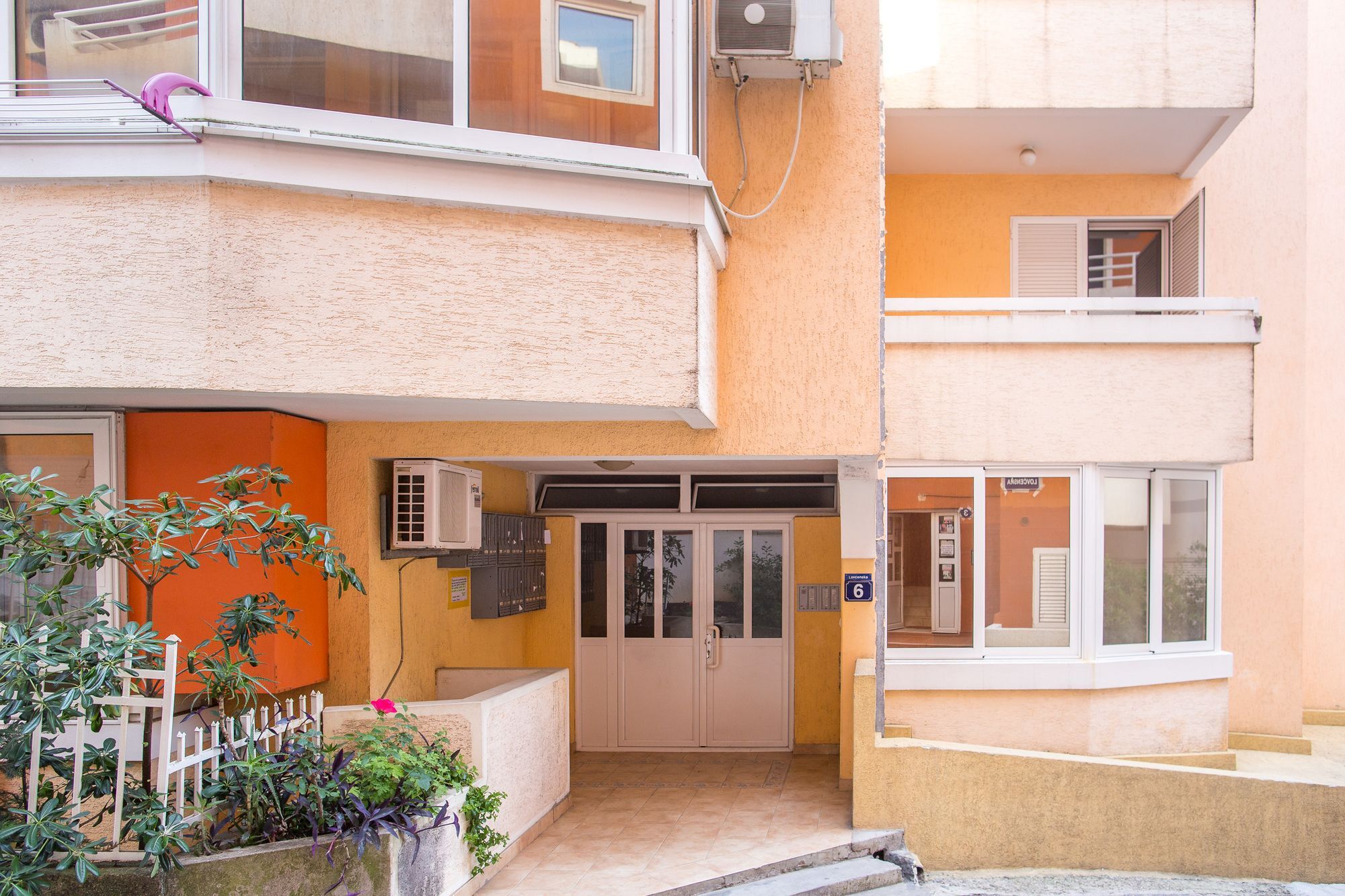 City Apartments Gosposhtina บุดวา ภายนอก รูปภาพ